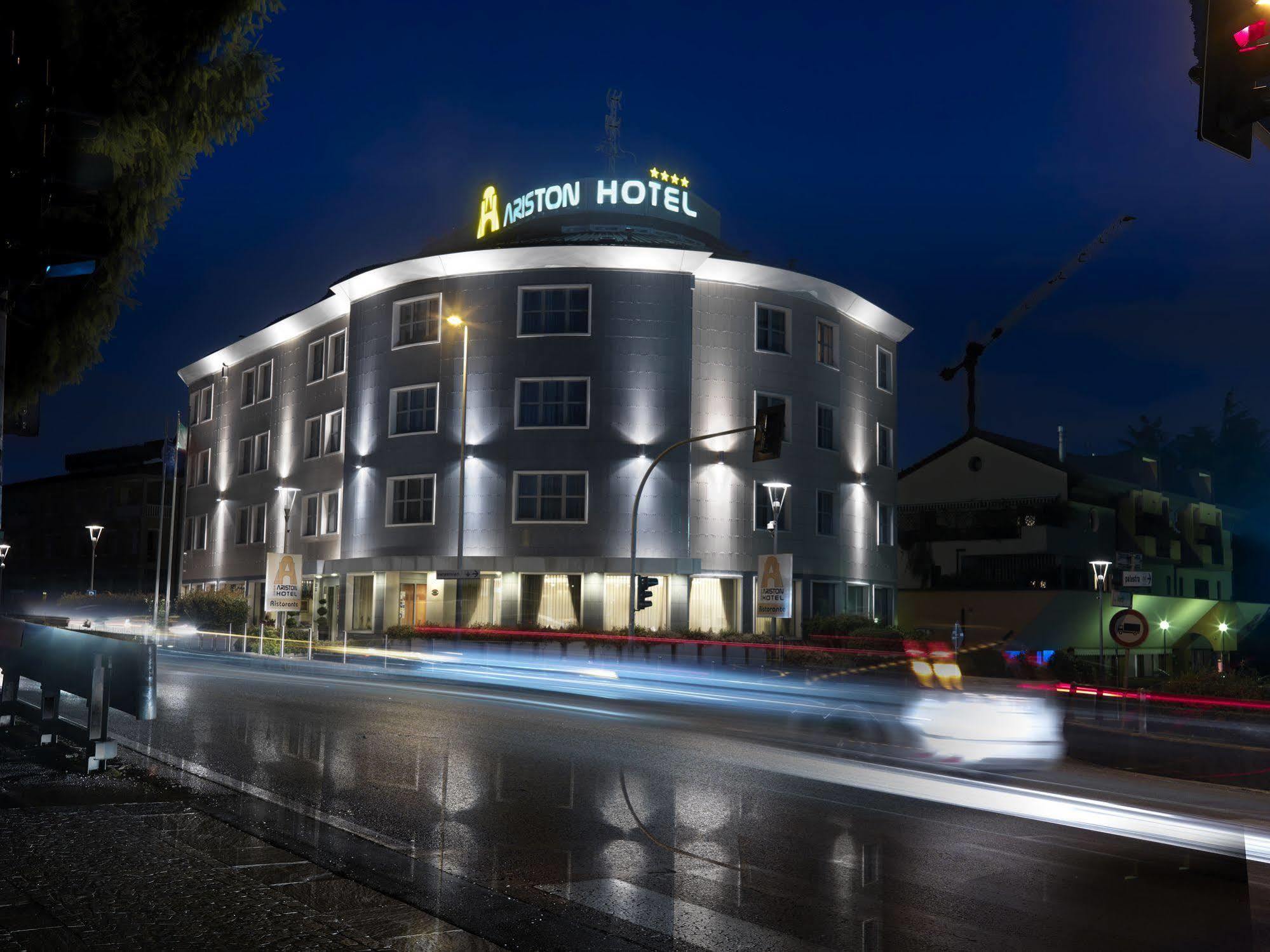Ariston Hotel 4*
